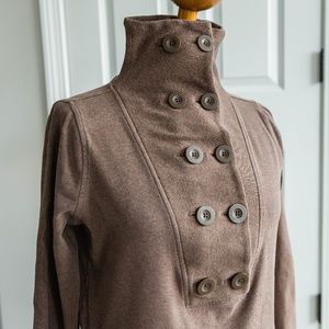 Banana Republic cotton sweater with buttons size M